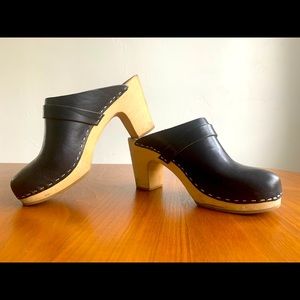 Swedish Hasbeens Classic Slip In, Size 8, Black